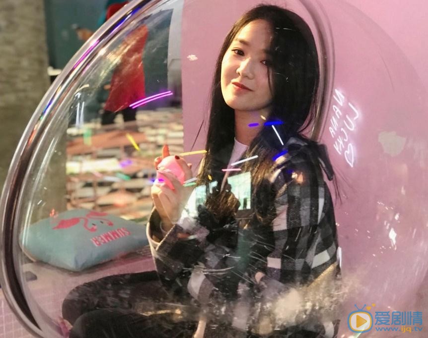 张馨月可爱照 张馨月高清写真_张馨月高清剧照
