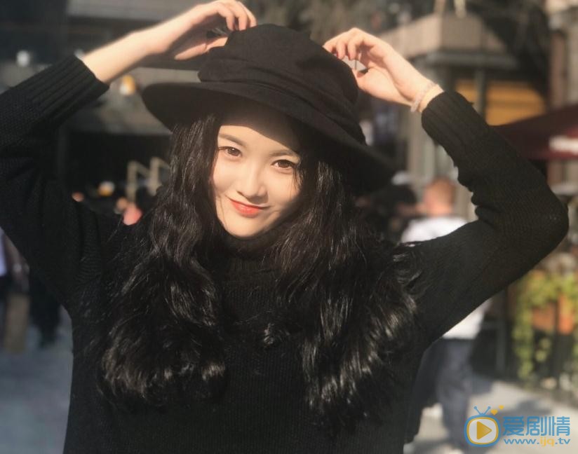 张馨月可爱照 张馨月高清写真_张馨月高清剧照