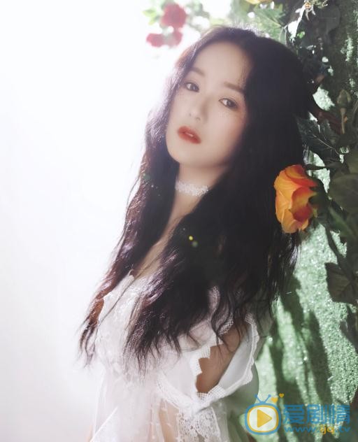 张馨月文艺写真 张馨月高清写真_张馨月高清剧照