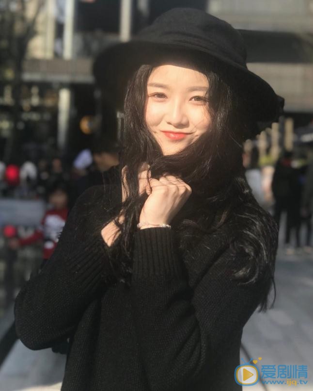 张馨月可爱照 张馨月高清写真_张馨月高清剧照