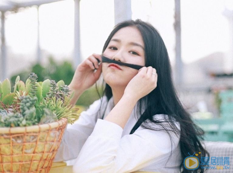 张馨月文艺写真 张馨月高清写真_张馨月高清剧照