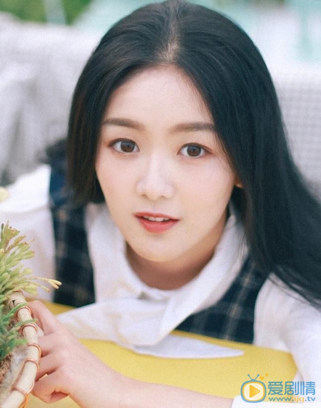 张馨月文艺写真 张馨月高清写真_张馨月高清剧照