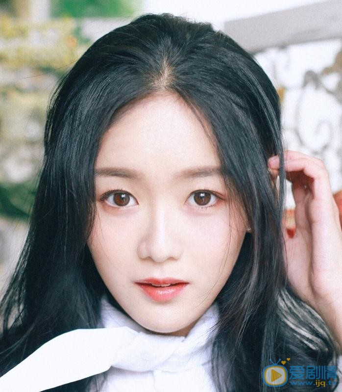 张馨月文艺写真 张馨月高清写真_张馨月高清剧照