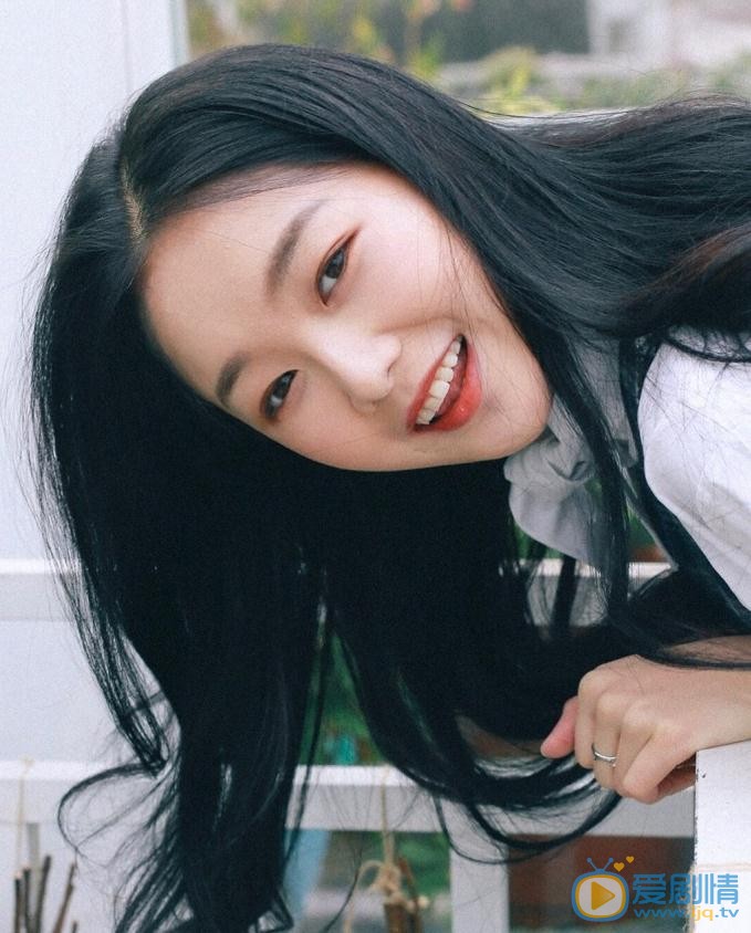 张馨月文艺写真 张馨月高清写真_张馨月高清剧照