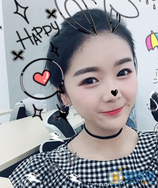 张馨月与人合照 张馨月高清写真_张馨月高清剧照