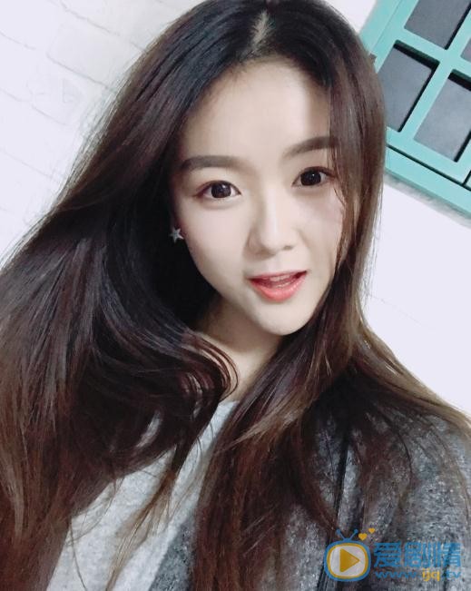 张馨月可爱照 张馨月高清写真_张馨月高清剧照