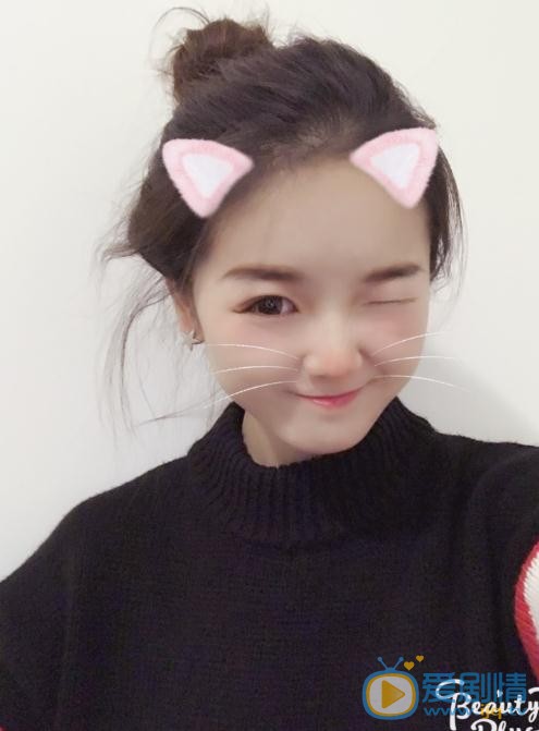 张馨月与人合照 张馨月高清写真_张馨月高清剧照