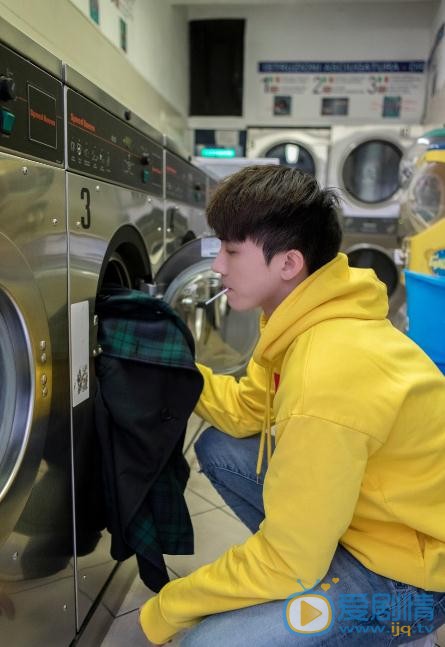 吴大伟街拍写真 吴大伟高清写真_吴大伟高清剧照