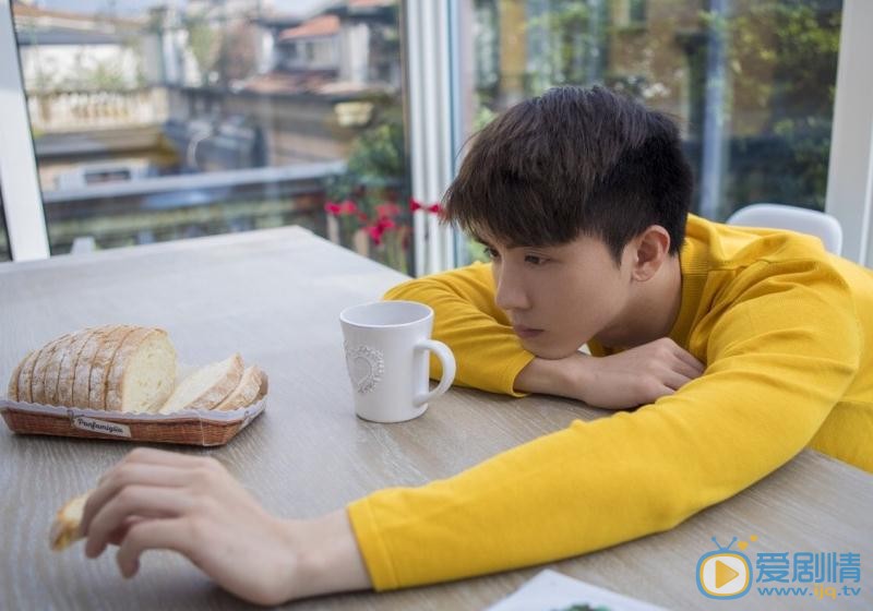 吴大伟街拍写真 吴大伟高清写真_吴大伟高清剧照