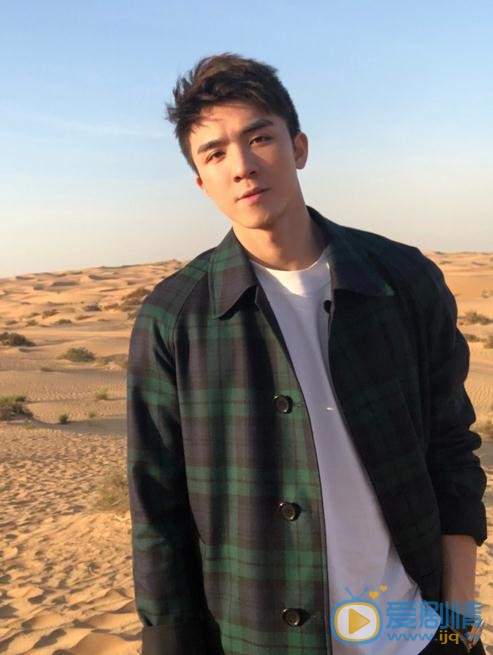 吴大伟街拍写真 吴大伟高清写真_吴大伟高清剧照