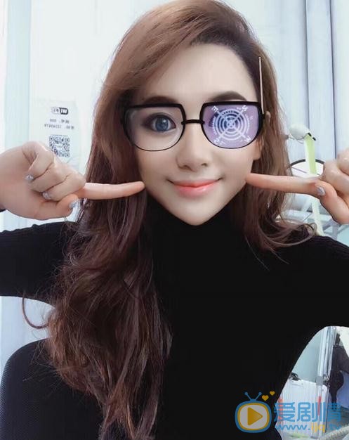 冯若绮卖萌照 冯若绮高清写真_冯若绮高清剧照