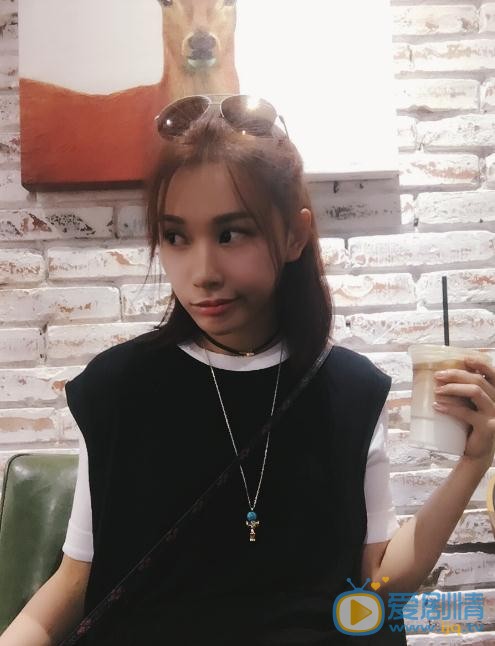 冯若绮卖萌照 冯若绮高清写真_冯若绮高清剧照