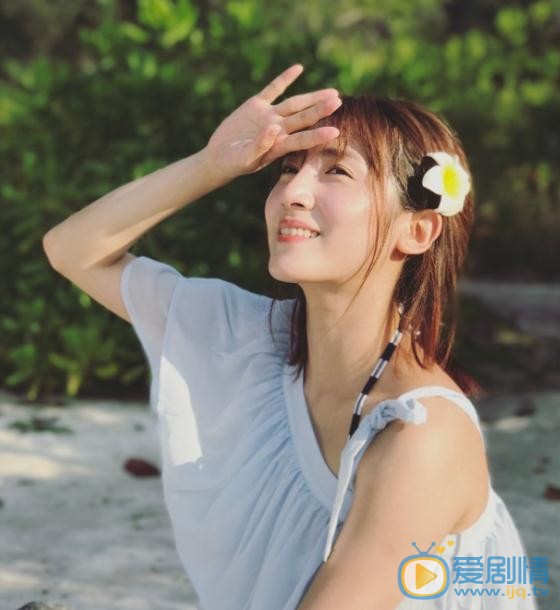 卢茜秋色写真 卢茜高清写真_卢茜高清剧照
