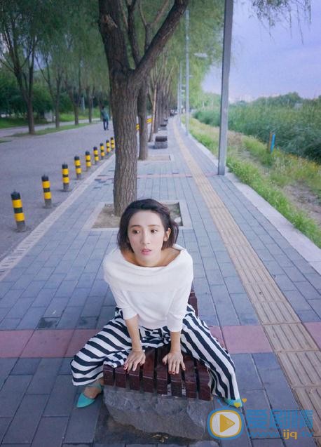 卢茜街拍写真 卢茜高清写真_卢茜高清剧照