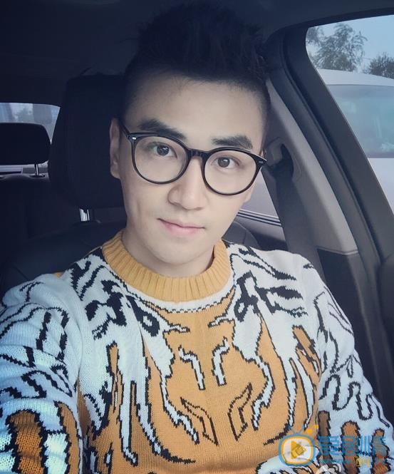 张超人生活照 张超人高清写真_张超人高清剧照