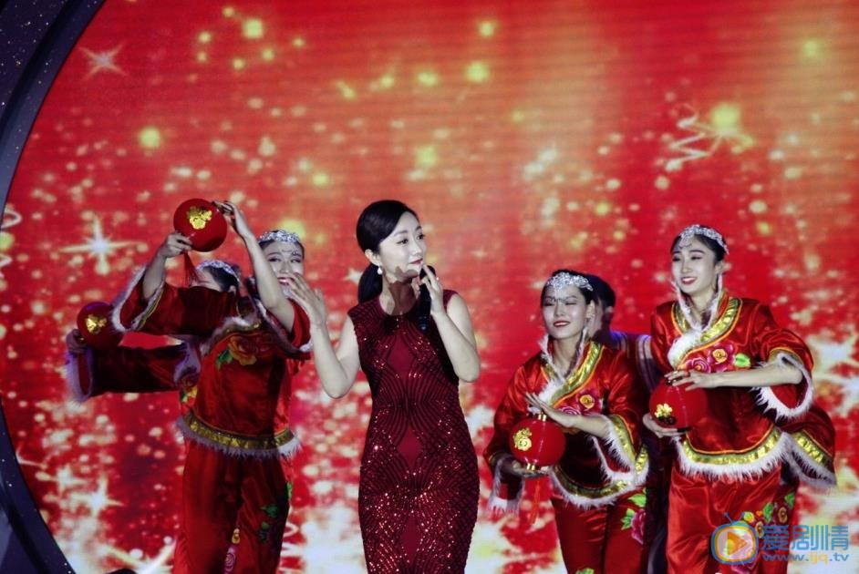 原子霏节目表演照 原子霏高清写真_原子霏高清剧照
