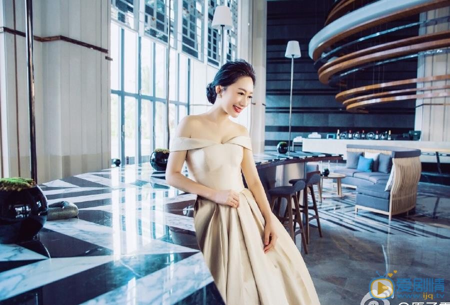 原子霏时尚大片 原子霏高清写真_原子霏高清剧照