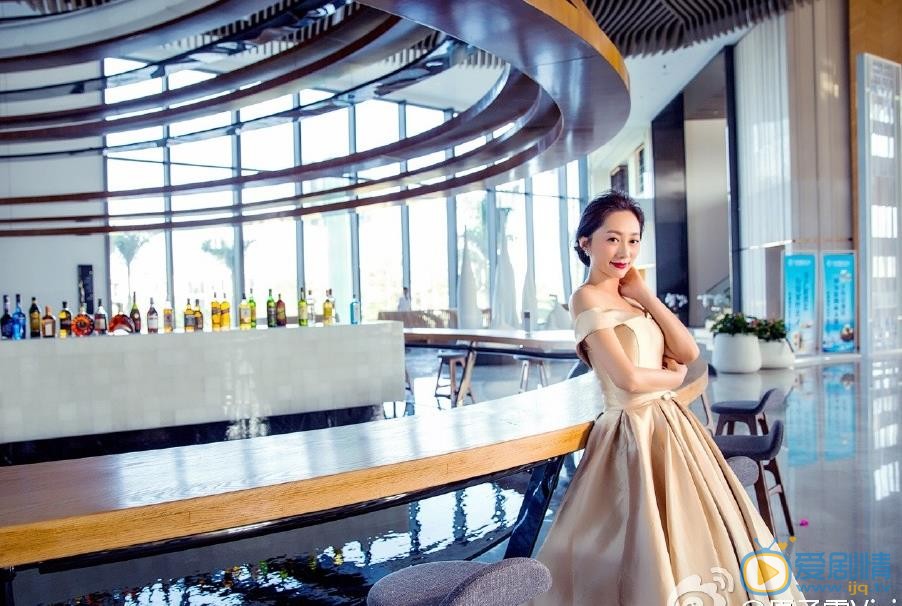 原子霏时尚大片 原子霏高清写真_原子霏高清剧照