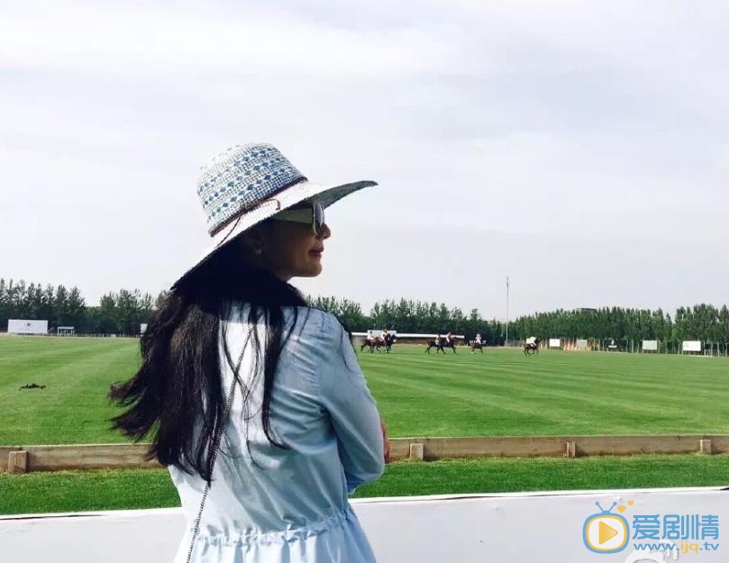 原子霏旅行照片 原子霏高清写真_原子霏高清剧照