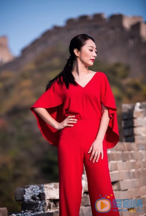 原子霏性感气质大片 原子霏性感气质写真