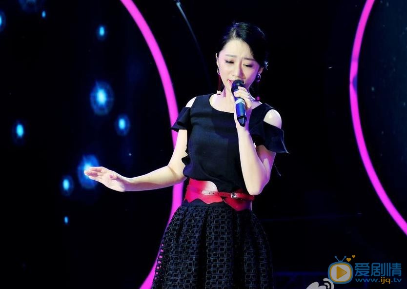 原子霏节目表演照 原子霏高清写真_原子霏高清剧照