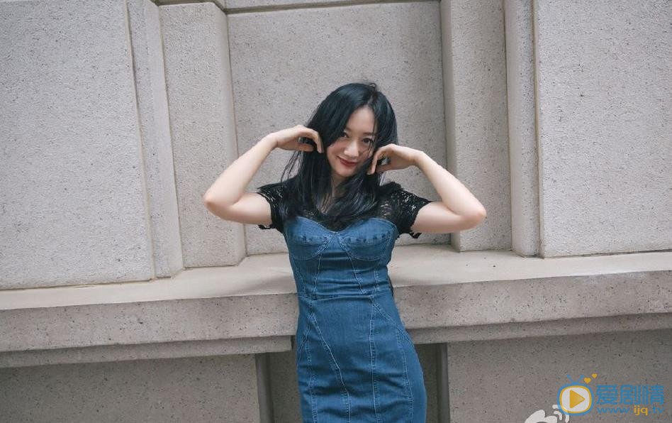 原子霏性感气质大片 原子霏高清写真_原子霏高清剧照