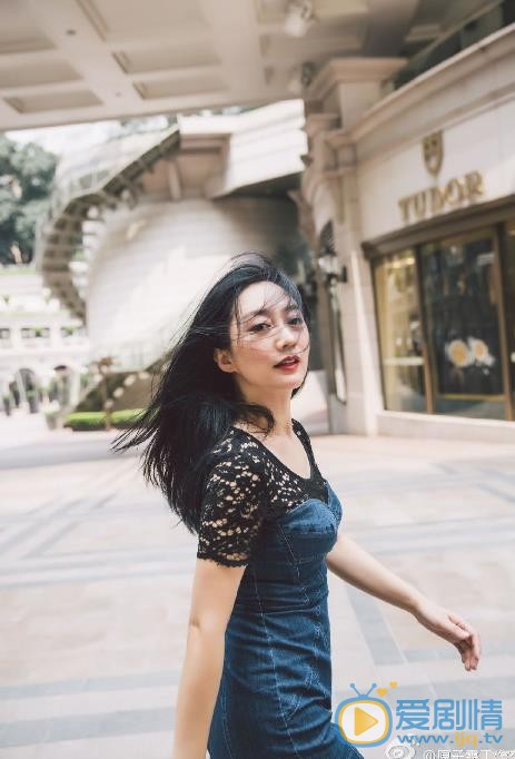原子霏性感气质大片 原子霏高清写真_原子霏高清剧照