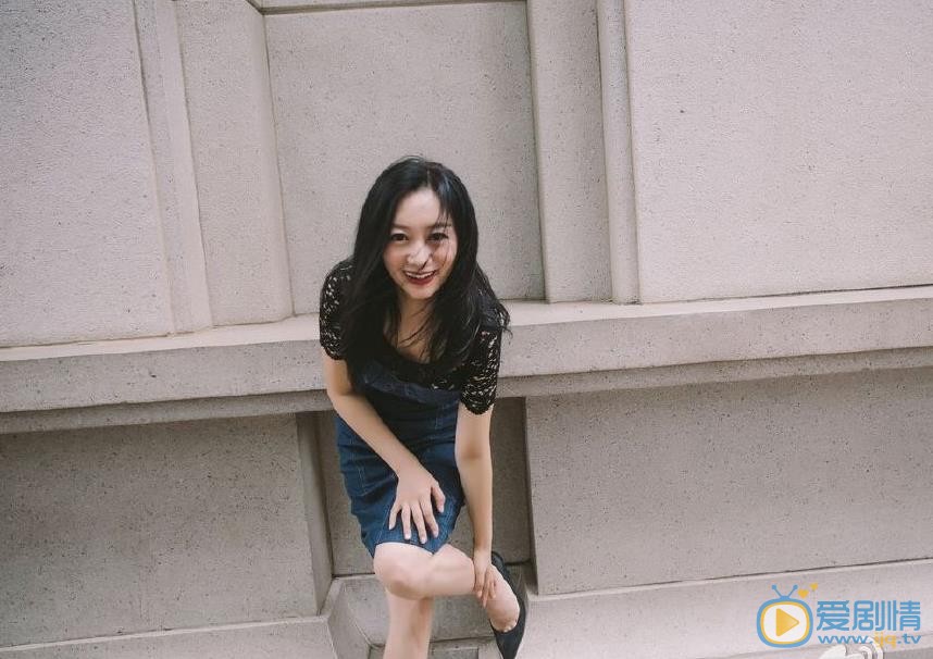 原子霏性感气质大片 原子霏高清写真_原子霏高清剧照