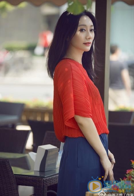 原子霏性感气质大片 原子霏高清写真_原子霏高清剧照