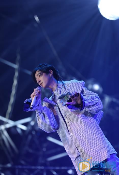 赵天宇演唱会大片 赵天宇高清写真_赵天宇高清剧照