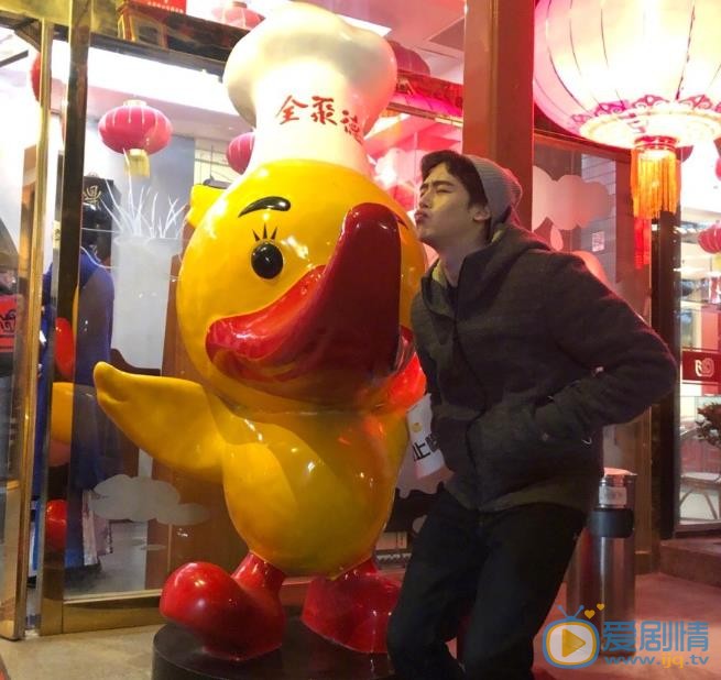 尼坤生活照 尼坤高清写真_尼坤高清剧照