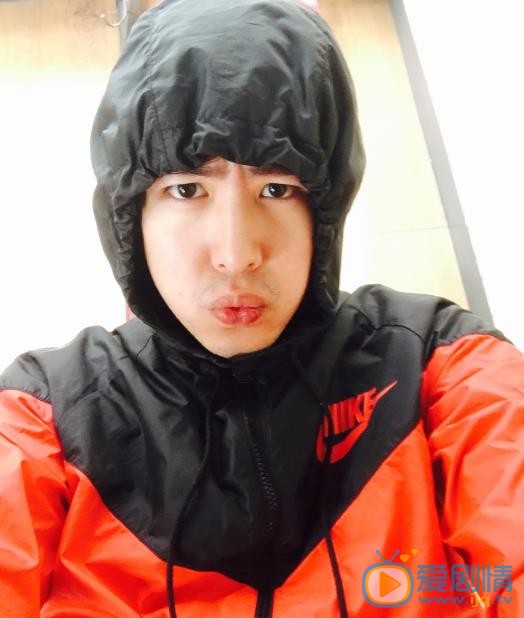 尼坤生活照 尼坤高清写真_尼坤高清剧照