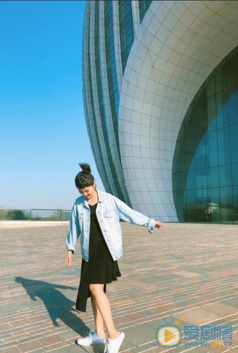 杜沁怡旅行照 杜沁怡高清写真_杜沁怡高清剧照