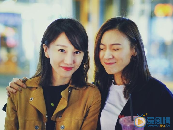 袁晶与人合照 袁晶高清写真_袁晶高清剧照