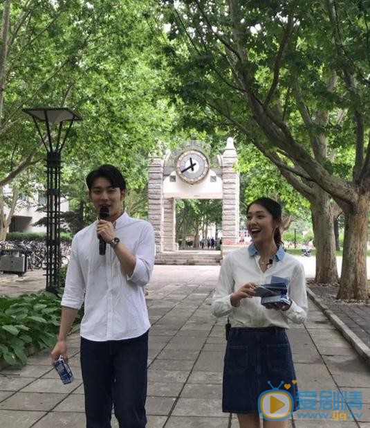 陈昊蓝与人合照 陈昊蓝高清写真_陈昊蓝高清剧照