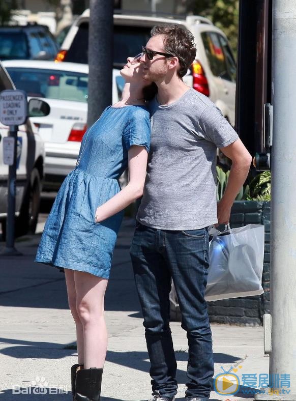 安妮·海瑟薇夫妻同框照 安妮·海瑟薇高清写真_安妮·海瑟薇高清剧照