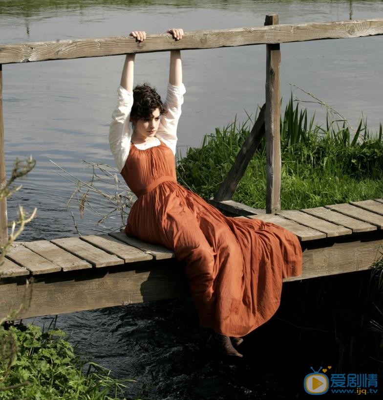 安妮·海瑟薇《成为简·奥斯汀》剧照 安妮·海瑟薇高清写真_安妮·海瑟薇高清剧照