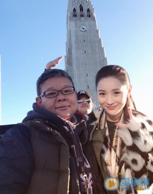 张维娜与人合照 张维娜高清写真_张维娜高清剧照