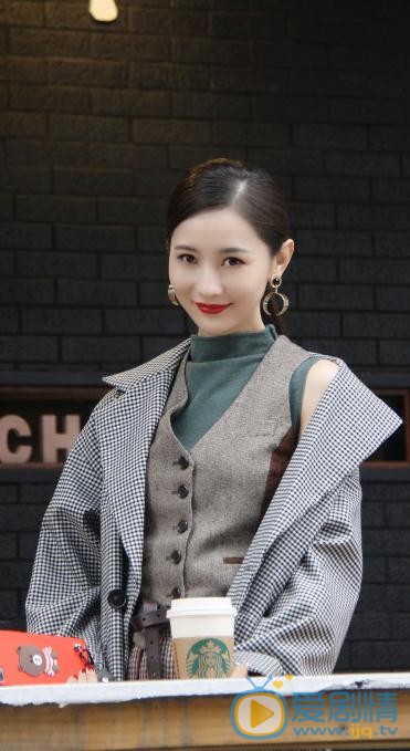 张维娜时尚街拍 张维娜高清写真_张维娜高清剧照