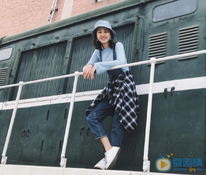 杨晞街拍写真 杨晞高清写真_杨晞高清剧照