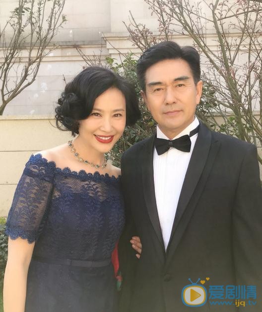 乔红与人合照 乔红高清写真_乔红高清剧照
