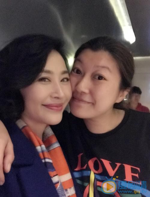 乔红与人合照 乔红高清写真_乔红高清剧照