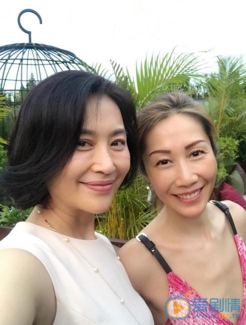 乔红与人合照 乔红高清写真_乔红高清剧照
