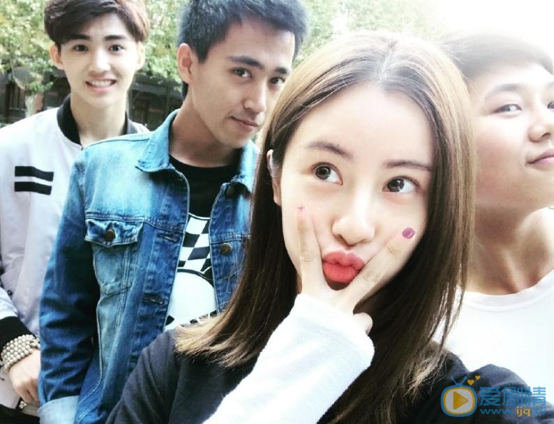 毛晓慧与人合照 毛晓慧高清写真_毛晓慧高清剧照