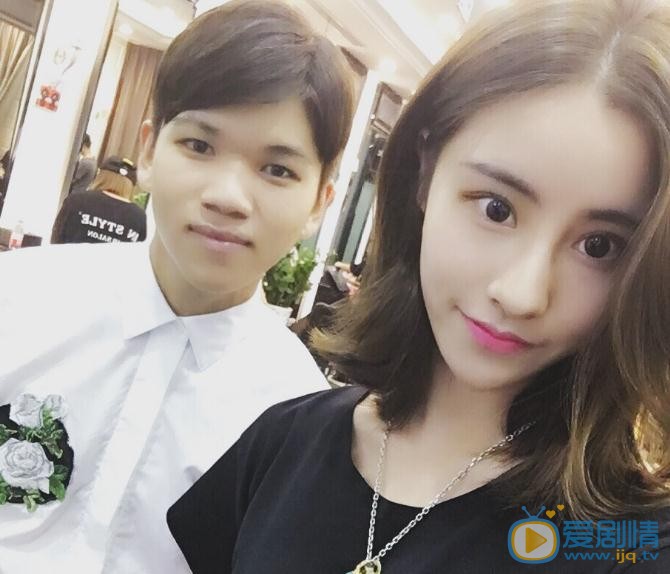 毛晓慧与人合照 毛晓慧高清写真_毛晓慧高清剧照