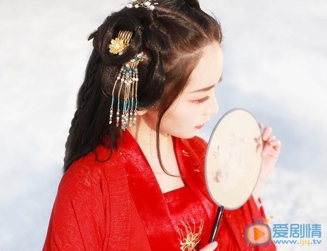 费伟妮红衣写真 费伟妮高清写真_费伟妮高清剧照