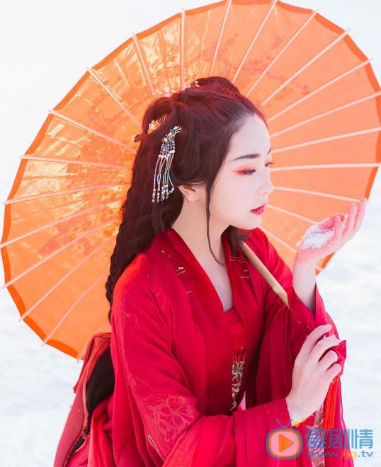 费伟妮红衣写真 费伟妮高清写真_费伟妮高清剧照