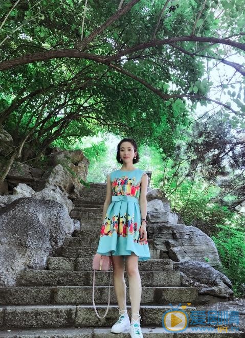 费伟妮街拍写真 费伟妮高清写真_费伟妮高清剧照