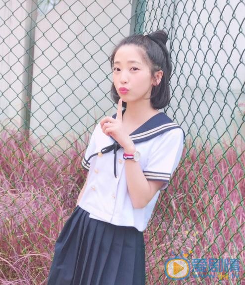 费伟妮制服写真 费伟妮高清写真_费伟妮高清剧照