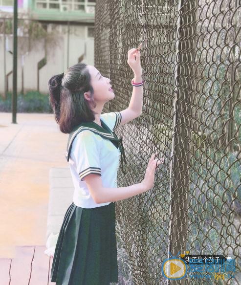 费伟妮制服写真 费伟妮高清写真_费伟妮高清剧照